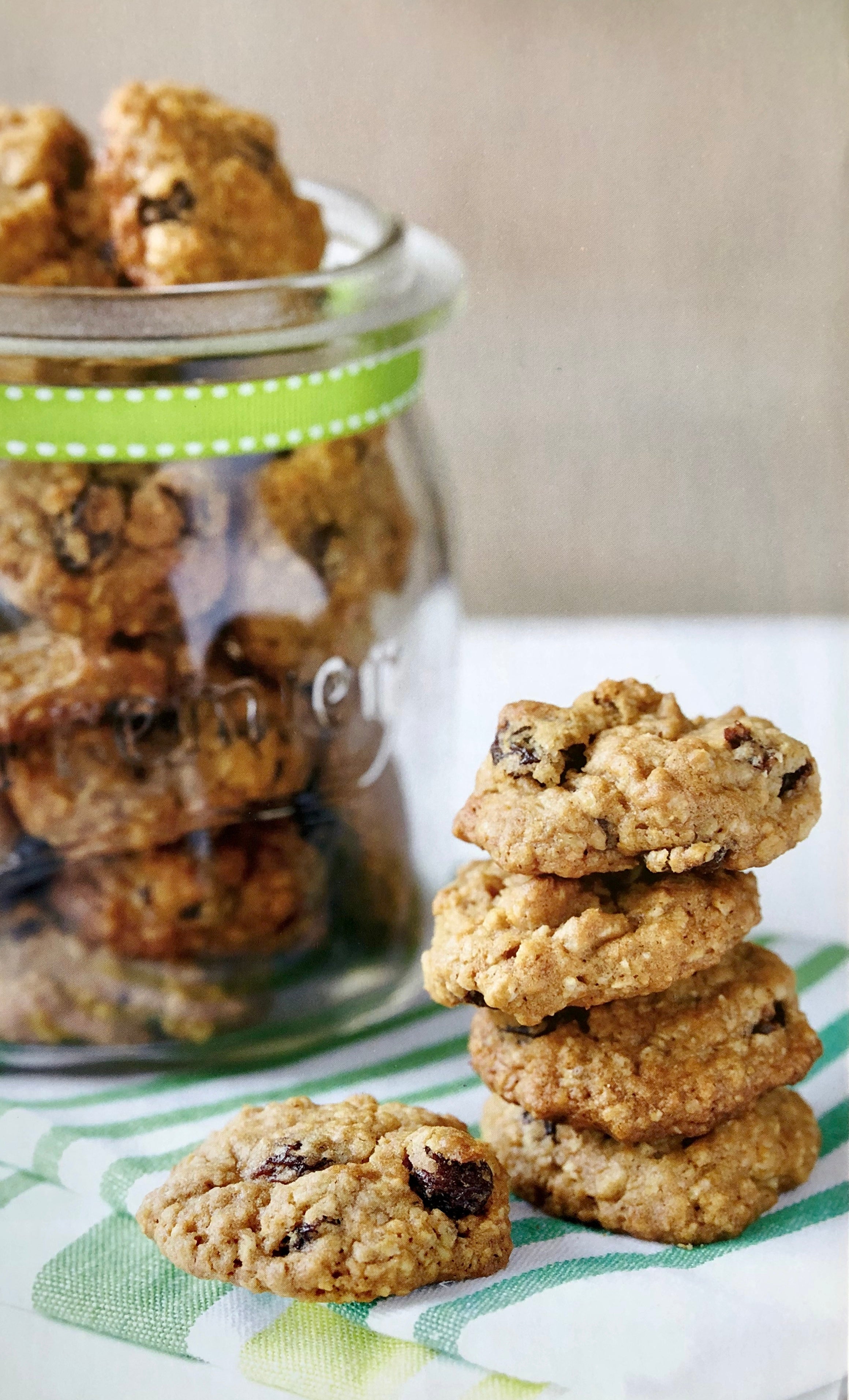 Amazingly Chewy Oatmeal Cookies